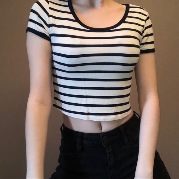 Striped Crop Top - Picture 6 of 6